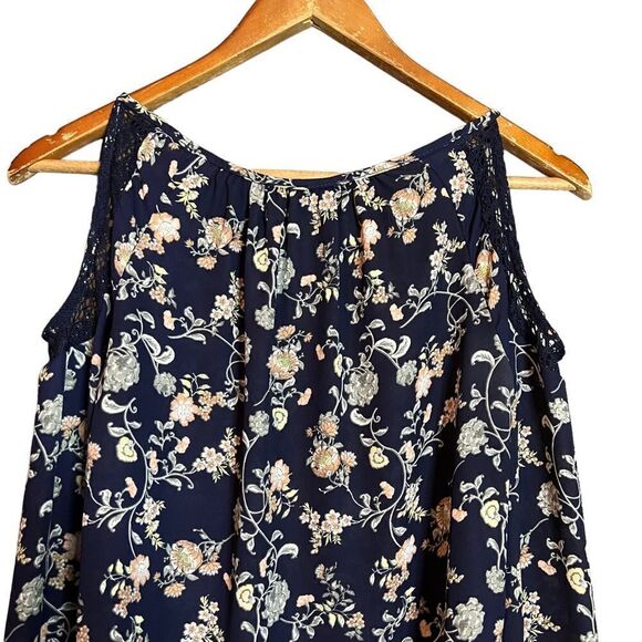 3 for $30! Como black floral cold shoulder top - Picture 5 of 8